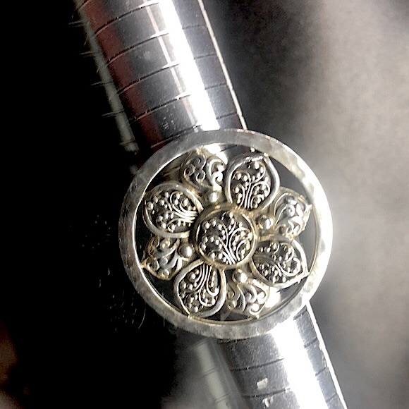 LOIS HILL Sterling Silver Hammered Cigar Band Flower Statement Ring Sz 9 - Picture 11 of 16